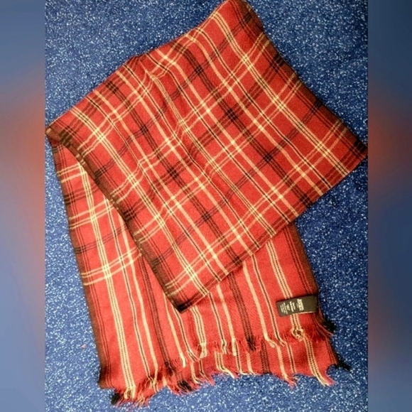 Banana Republic  Unisex Scarf (Maroon Pattern) - Picture 2 of 3